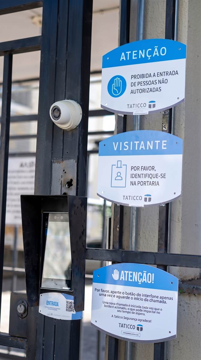 Acesso com identificação na portaria Taticco